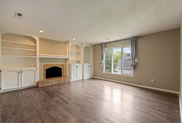 9601 W 127th Terrace, Overland Park, KS 66213