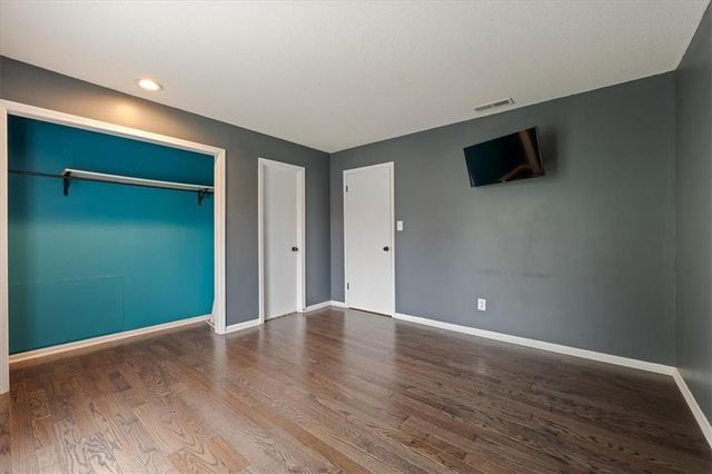 9601 W 127th Terrace, Overland Park, KS 66213