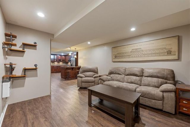 9601 W 127th Terrace, Overland Park, KS 66213