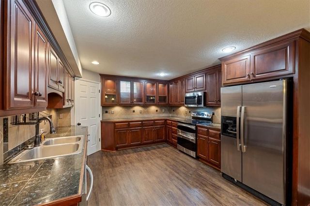9601 W 127th Terrace, Overland Park, KS 66213