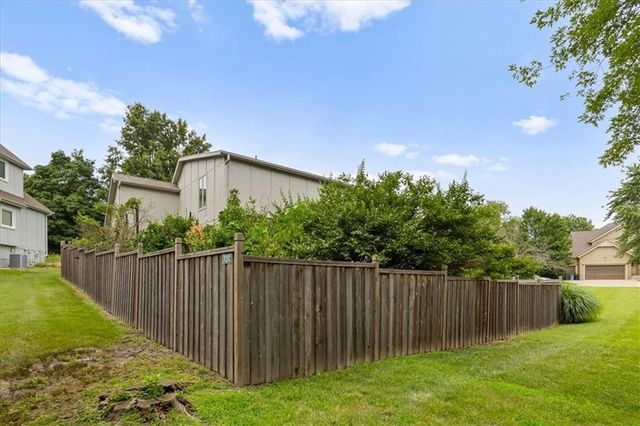 9601 W 127th Terrace, Overland Park, KS 66213