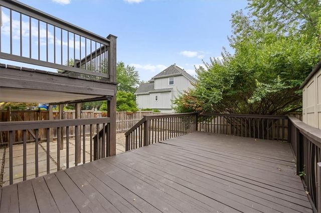 9601 W 127th Terrace, Overland Park, KS 66213