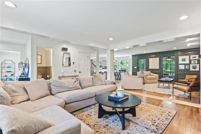 3201 Lakeridge SE Drive, Marietta, GA 30067