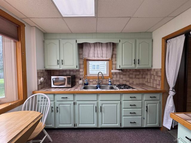 5305 E Sunset Road, Ironwood, MI 49938