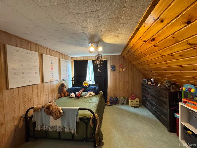 5305 E Sunset Road, Ironwood, MI 49938