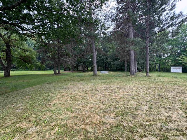 5305 E Sunset Road, Ironwood, MI 49938