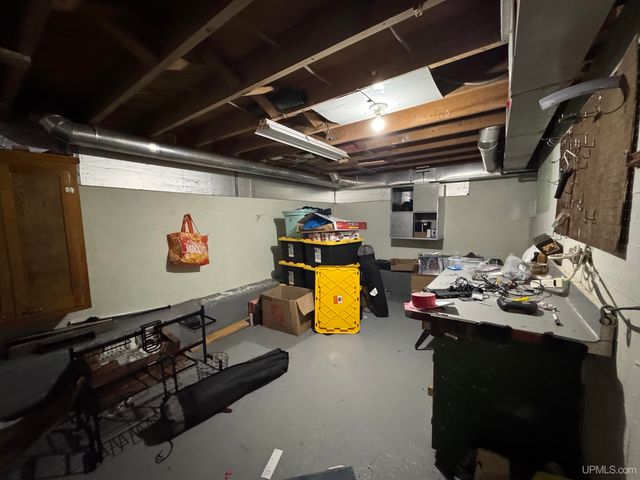 5305 E Sunset Road, Ironwood, MI 49938