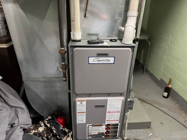 5305 E Sunset Road, Ironwood, MI 49938