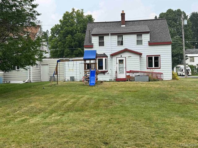 5305 E Sunset Road, Ironwood, MI 49938