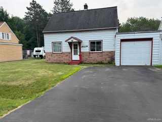 5305 E Sunset Road, Ironwood, MI 49938