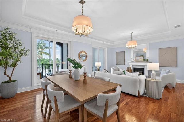 625 5TH AVE S 302, Naples, FL 34102