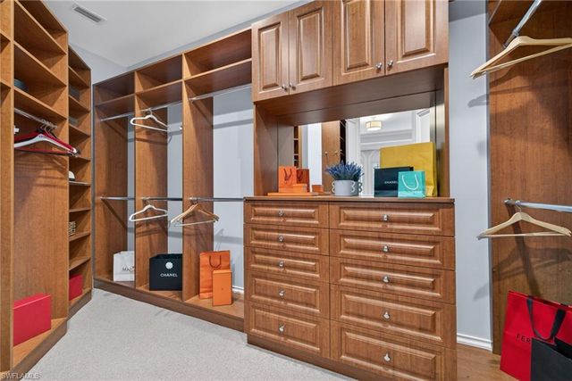 625 5TH AVE S 302, Naples, FL 34102
