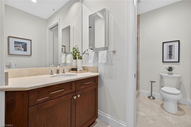 625 5TH AVE S 302, Naples, FL 34102