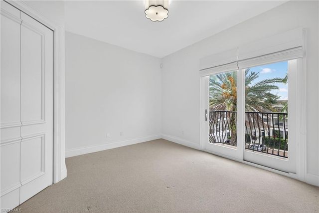 625 5TH AVE S 302, Naples, FL 34102