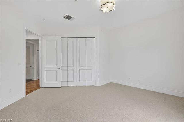 625 5TH AVE S 302, Naples, FL 34102