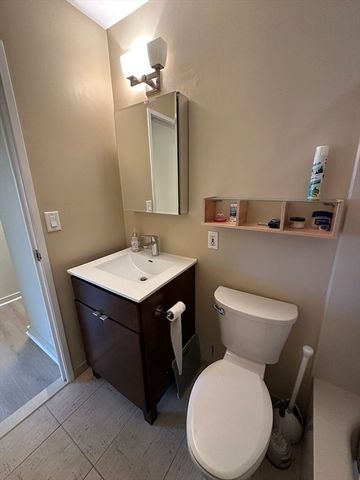 90 Quincy Shore Dr 311, Quincy, MA 02171