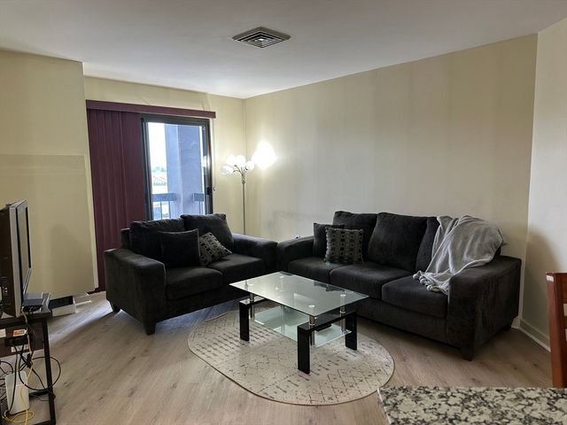 90 Quincy Shore Dr 311, Quincy, MA 02171