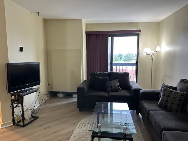 90 Quincy Shore Dr 311, Quincy, MA 02171