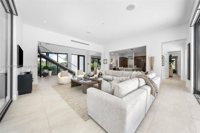 2500 Middle River Drive, Fort Lauderdale, FL 33305