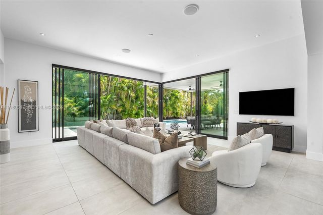 2500 Middle River Drive, Fort Lauderdale, FL 33305