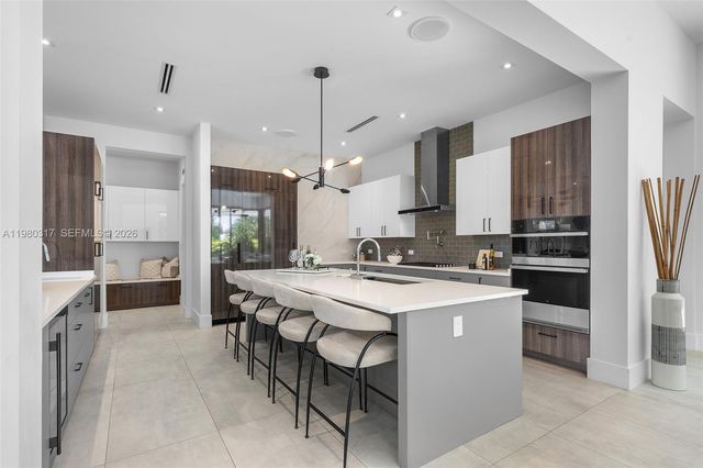 2500 Middle River Drive, Fort Lauderdale, FL 33305