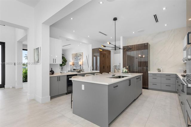 2500 Middle River Drive, Fort Lauderdale, FL 33305