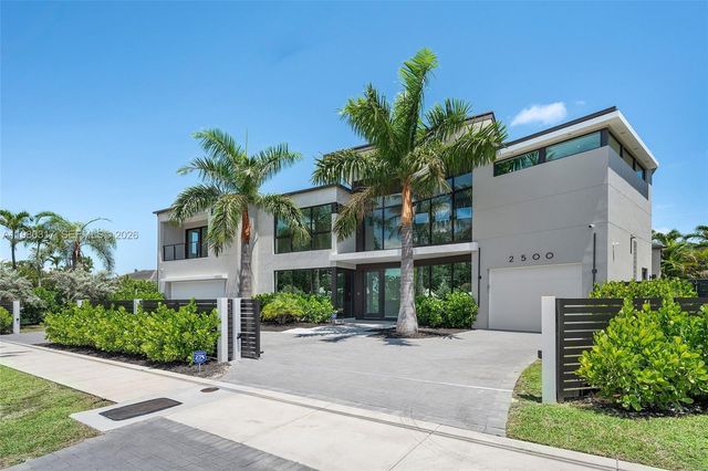 2500 Middle River Drive, Fort Lauderdale, FL 33305
