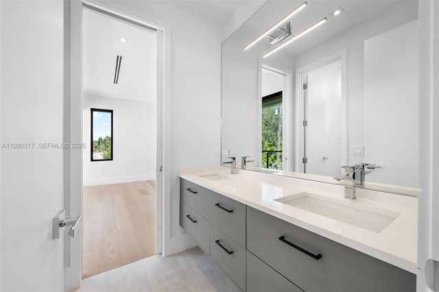 2500 Middle River Drive, Fort Lauderdale, FL 33305
