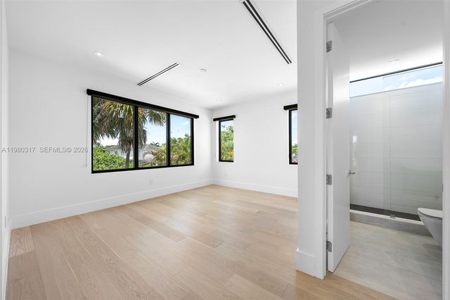 2500 Middle River Drive, Fort Lauderdale, FL 33305