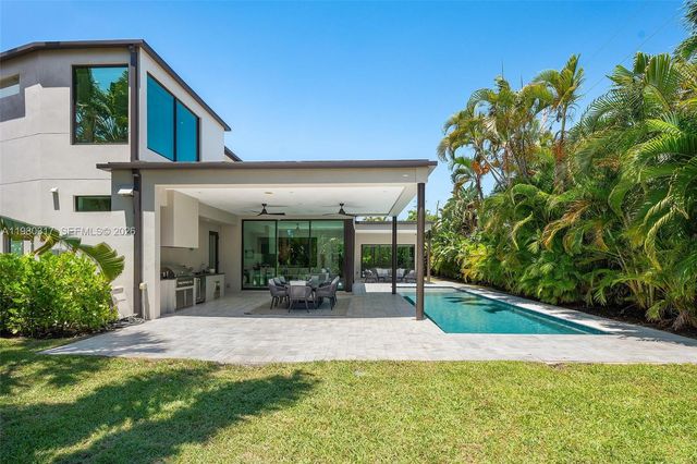 2500 Middle River Drive, Fort Lauderdale, FL 33305