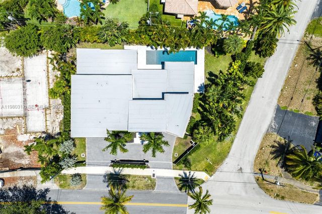 2500 Middle River Drive, Fort Lauderdale, FL 33305