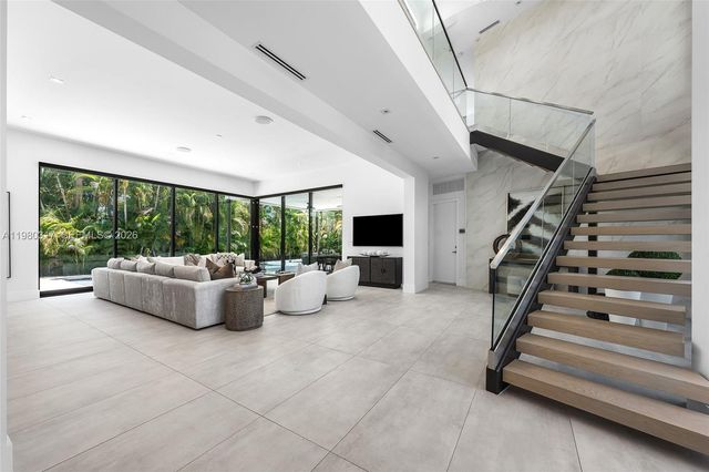 2500 Middle River Drive, Fort Lauderdale, FL 33305