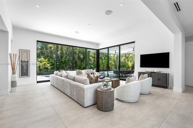 2500 Middle River Drive, Fort Lauderdale, FL 33305