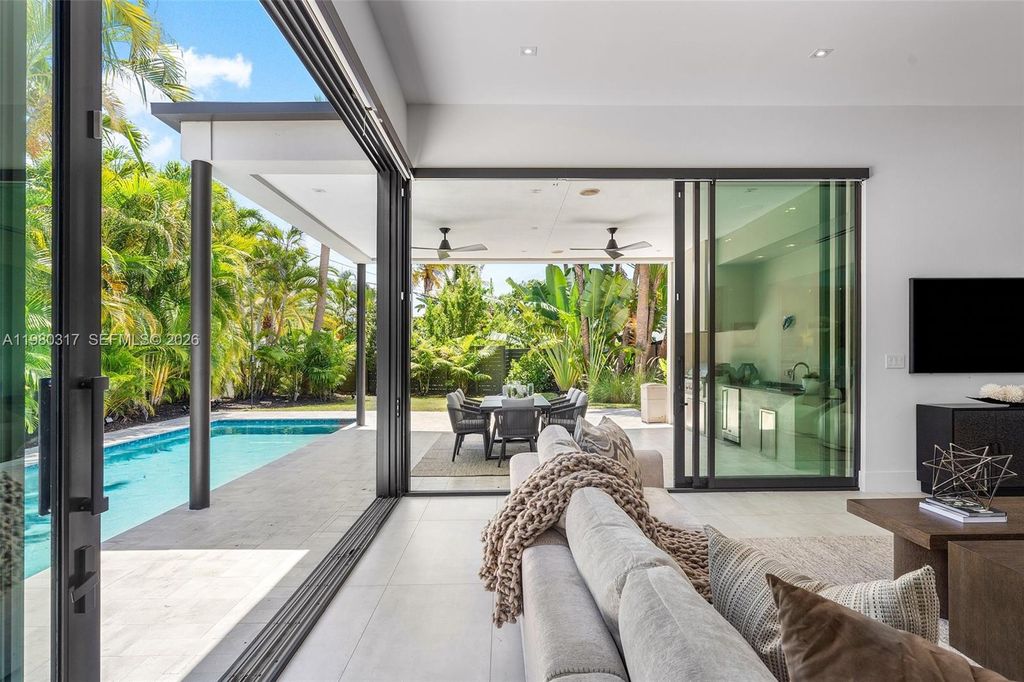 2500 Middle River Drive, Fort Lauderdale, FL 33305