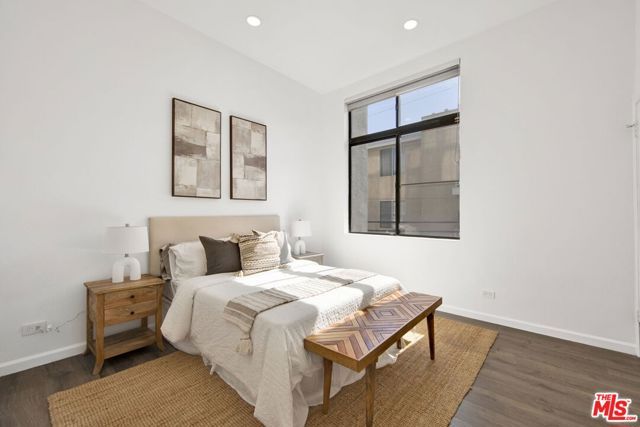 1647 Veteran Avenue E, Los Angeles, CA 90024