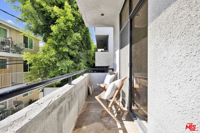 1647 Veteran Avenue E, Los Angeles, CA 90024