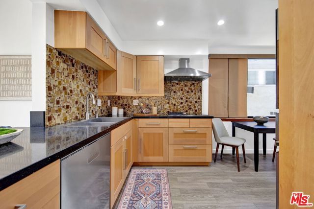 1647 Veteran Avenue E, Los Angeles, CA 90024