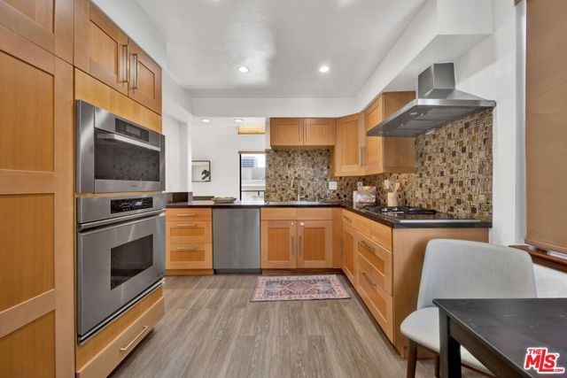 1647 Veteran Avenue E, Los Angeles, CA 90024