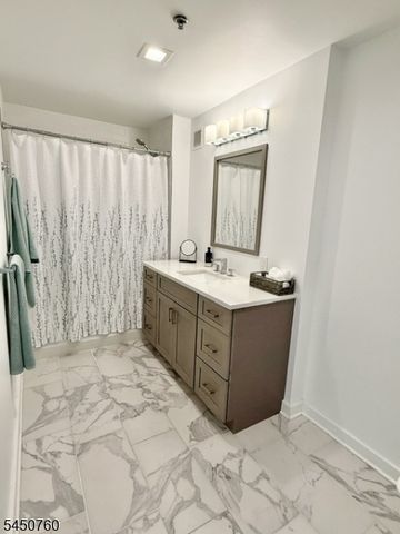 1 Carriage City Plz 1620, Rahway City, NJ 07065