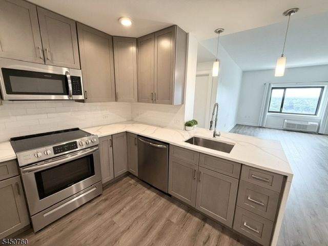 1 Carriage City Plz 1620, Rahway City, NJ 07065