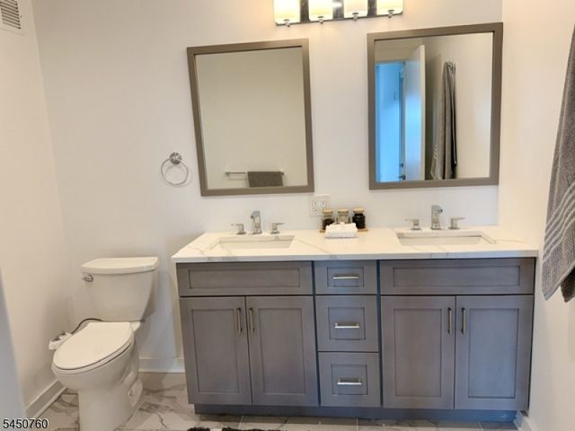 1 Carriage City Plz 1620, Rahway City, NJ 07065