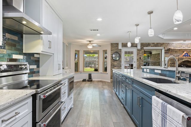 7028 Oakfield Corner Court, North Richland Hills, TX 76182