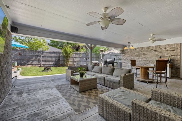 7028 Oakfield Corner Court, North Richland Hills, TX 76182