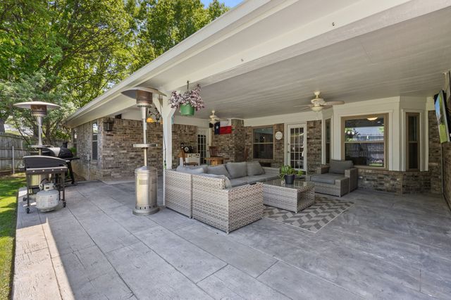 7028 Oakfield Corner Court, North Richland Hills, TX 76182