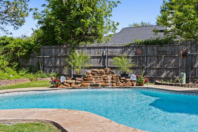7028 Oakfield Corner Court, North Richland Hills, TX 76182