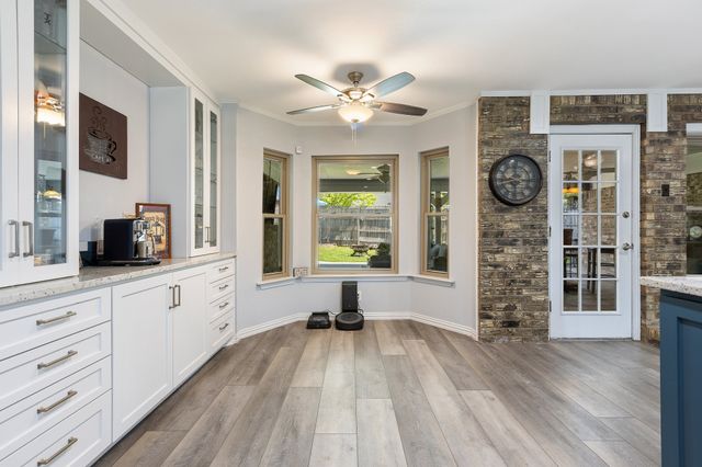 7028 Oakfield Corner Court, North Richland Hills, TX 76182