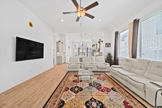 10718 Blossom River Drive, Missouri City, TX 77459