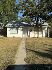 660 SW 2nd St, Ontario, OR 97914