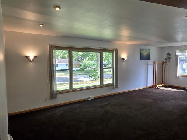 8081 N 105th STREET, Milwaukee, WI 53224