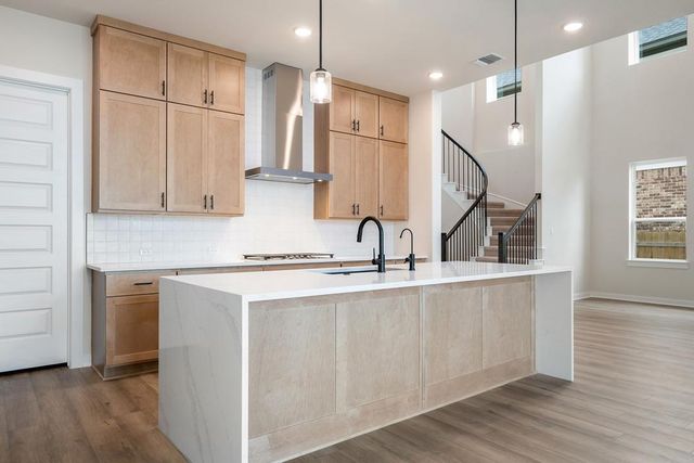 531 Darley Oak Drive, Dripping Springs, TX 78620